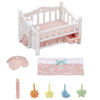 Bild von Kinderbett mit Mobile